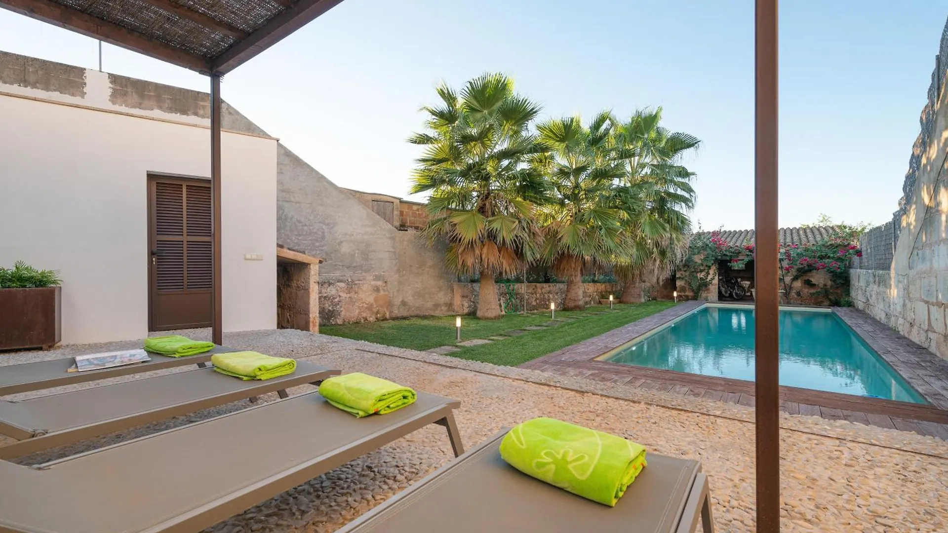 Can Serral Algaida  Villa